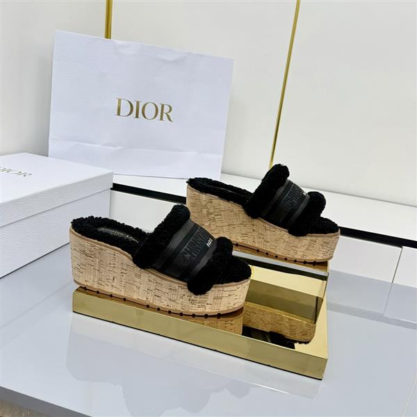 20251128184322673 290